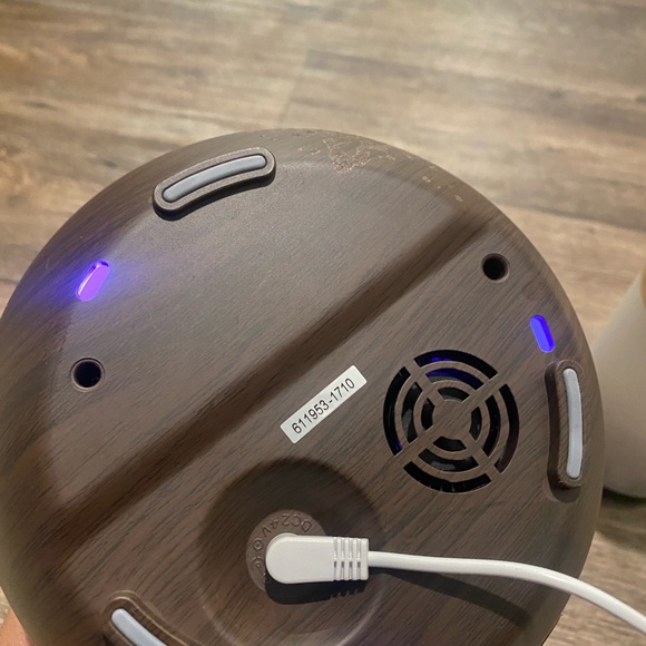 2 Diffusers & Power Cord - Picture 6 of 10